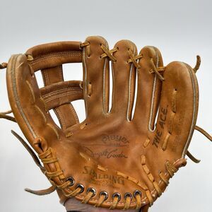 SPALDING BASEBALL GLOVE - 42 661- PLAYER SERIES DWIGHT GOODEN SIGNATURE